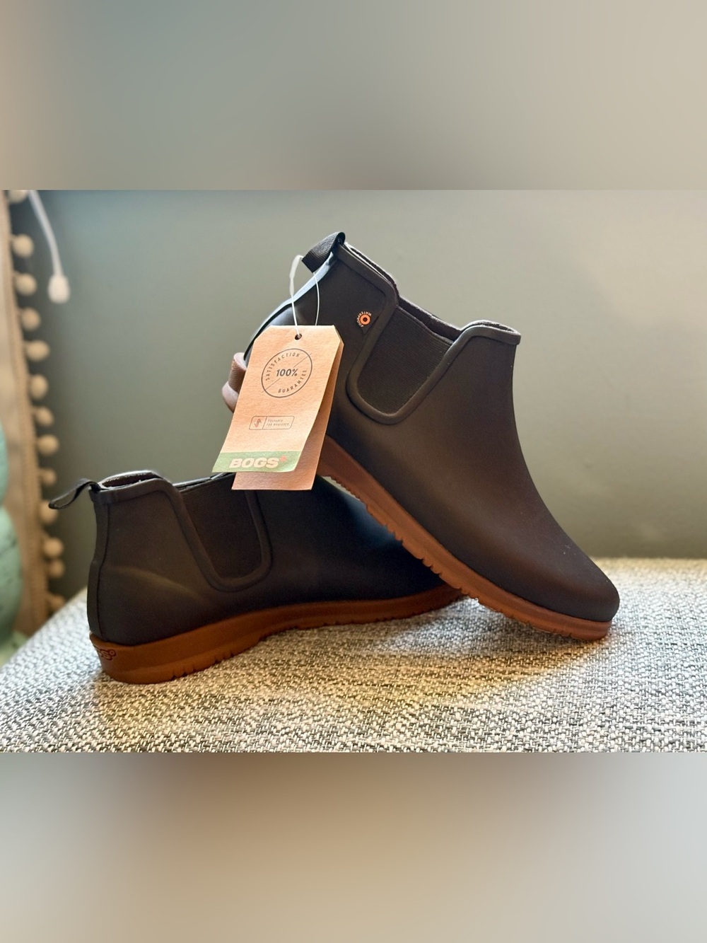 Bogs Sweetpea II Short Chelsea Rain Boots Women’s SZ9
